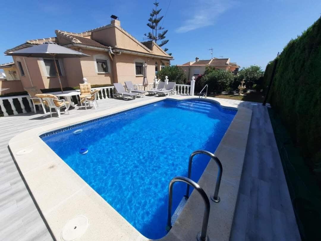 Quaint Ground Floor Apartment With Pool Lb1 Torrevieja Dış mekan fotoğraf